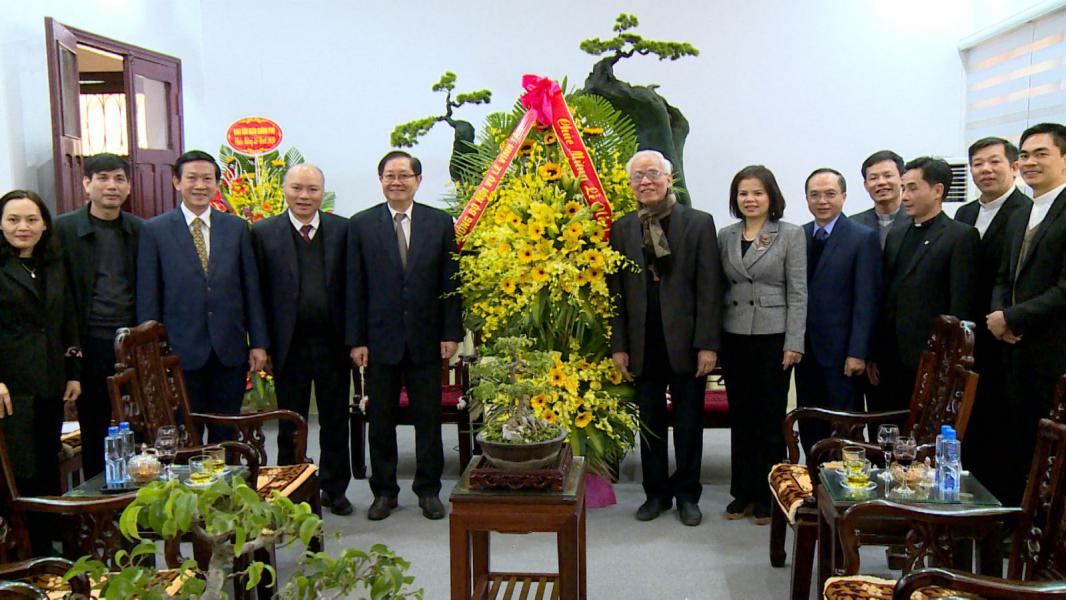 Bộ trưởng Bộ Nội vụ chúc mừng lễ Giáng sinh tại Tòa Giám mục Bắc Ninh