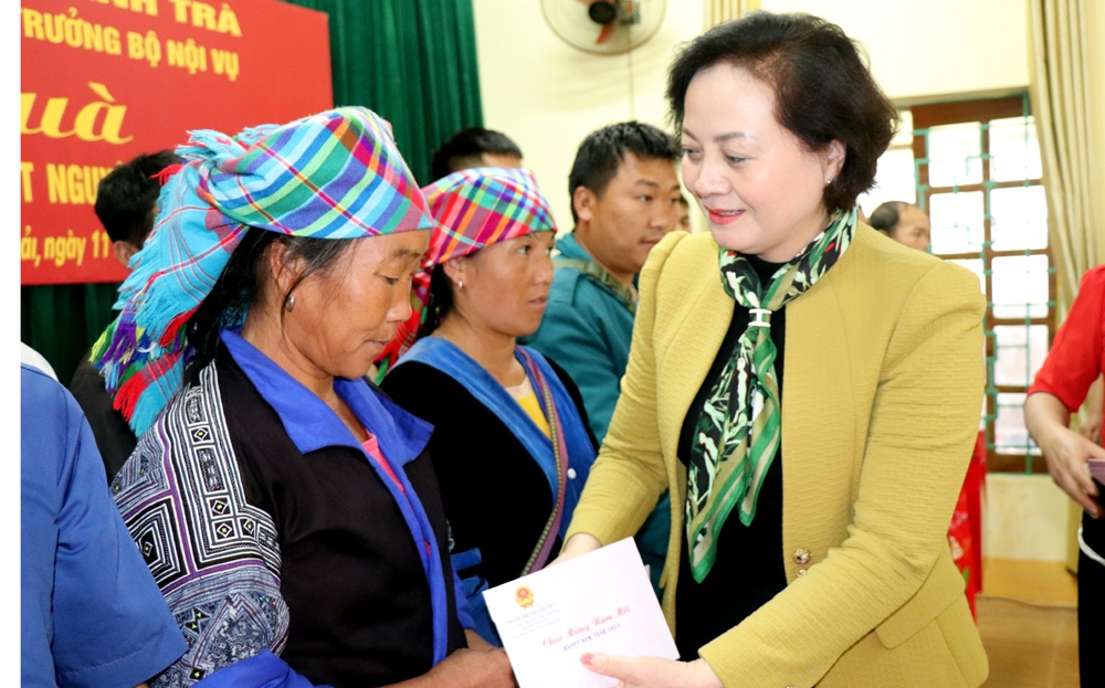 Bộ trưởng Phạm Thị Thanh Trà thăm, chúc Tết tại huyện Mù Cang Chải và huyện Văn Chấn, tỉnh Yên Bái