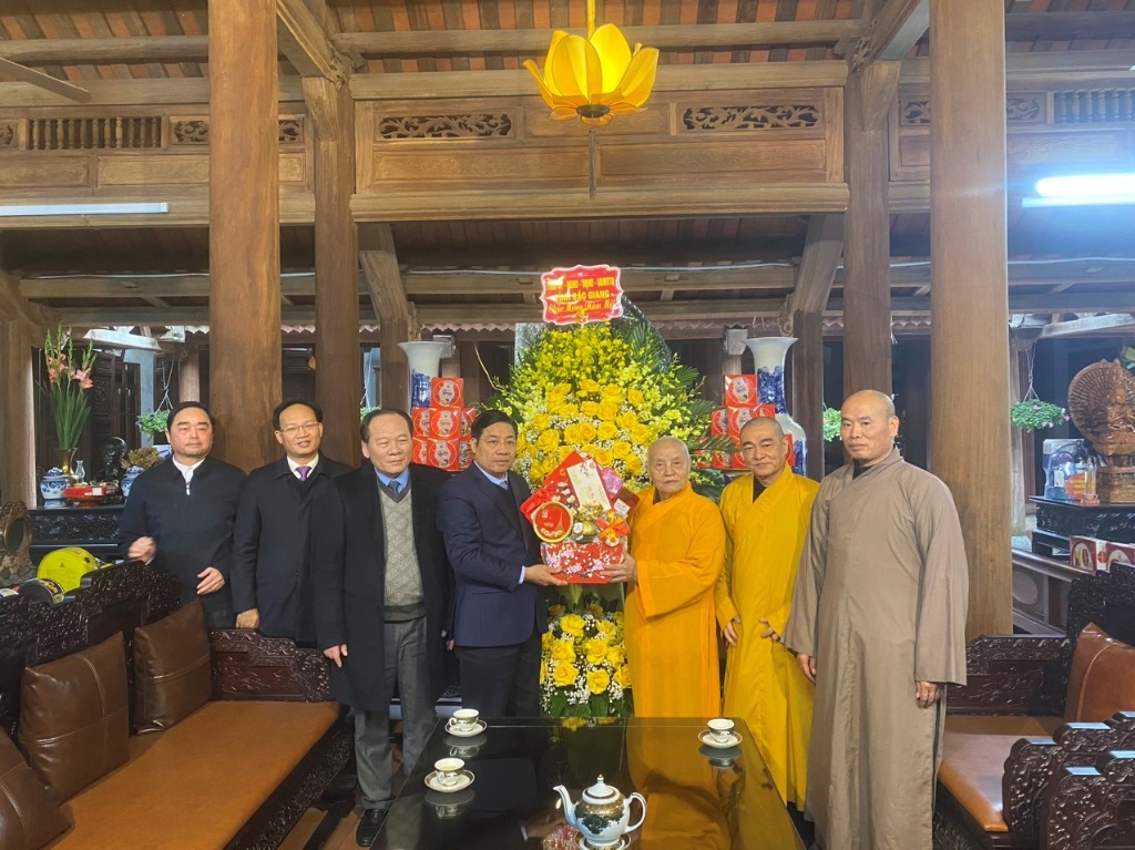 Lãnh đạo Tỉnh ủy, UBND tỉnh, Ủy ban MTTQVN tỉnh thăm, chúc Tết các chức sắc, chức việc tôn giáo hoạt động tôn giáo trên địa bàn tỉnh Bắc Giang