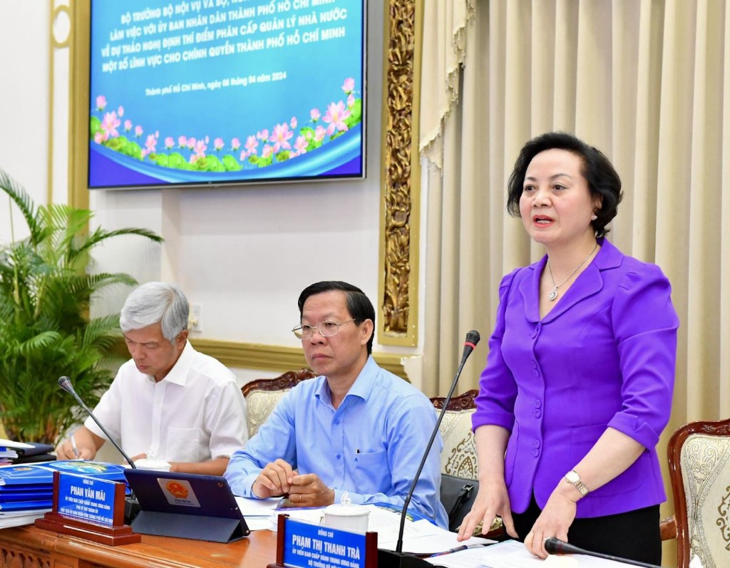 Bộ Nội vụ làm việc với UBND Thành phố Hồ Chí Minh về dự thảo Nghị định thí điểm phân cấp quản lý nhà nước một số lĩnh vực cho chính quyền Thành phố Hồ Chí Minh