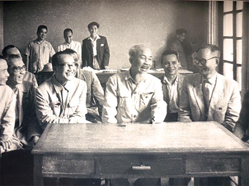 Xây dựng phong cách của cán bộ lãnh đạo theo quan điểm của Chủ tịch Hồ Chí Minh