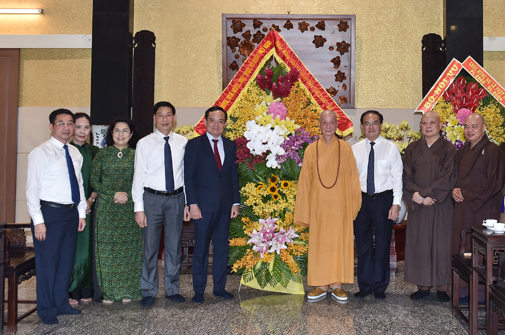 Đảng và Nhà nước tạo mọi điều kiện để Giáo hội Phật giáo Việt Nam hành đạo theo phương châm “Đạo...