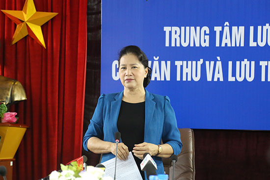 Chủ tịch Quốc Hội Nguyễn Thị Kim Ngân thăm và làm việc với Cục Văn thư và Lưu trữ nhà nước
